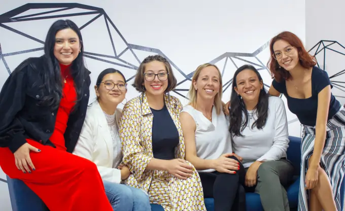 Ecuador female employees working together